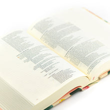 Load image into Gallery viewer, CSB NOTETAKING BIBLE: SAVANNAH THEME