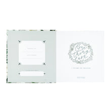 Load image into Gallery viewer, ONE THING I ASK 5-YEAR PRAYER JOURNAL: VICTORIA THEME