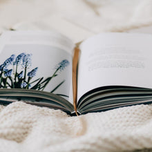 Load image into Gallery viewer, THE BIBLE HANDBOOK