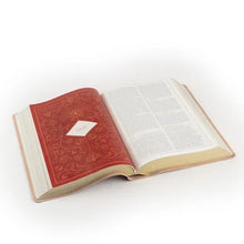 Load image into Gallery viewer, CSB Women's Study Bible: Sonora Theme
