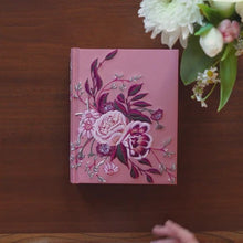 Load image into Gallery viewer, CSB Notetaking Bible: Rosedal Theme
